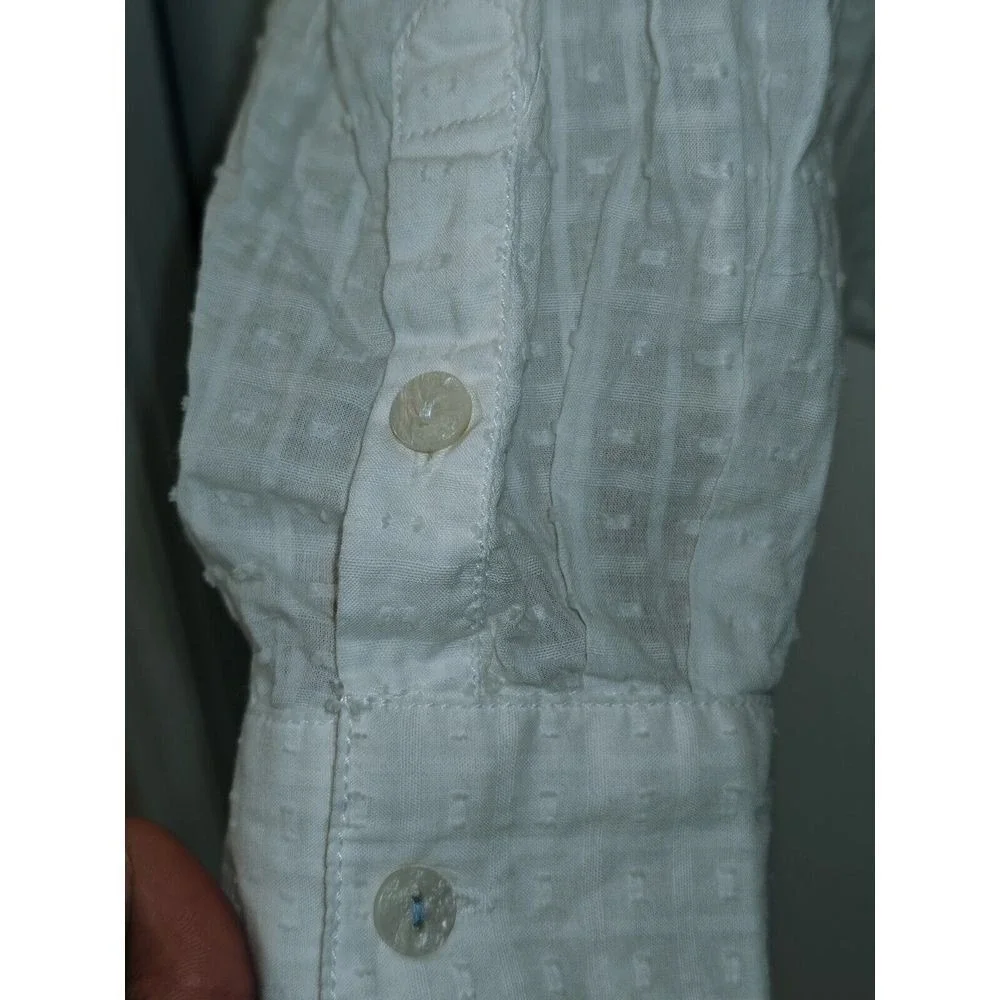 White Textured Button Up Shirt with‎ Lace Back Detail xs Read